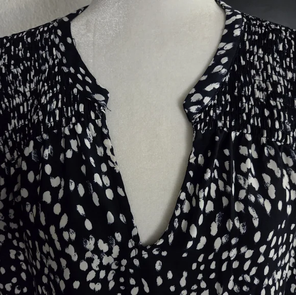 Evereve - Long Sleeve Top - Size XL - Picture 7 of 13